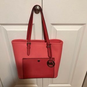 Michael Kors Jet Set Purse